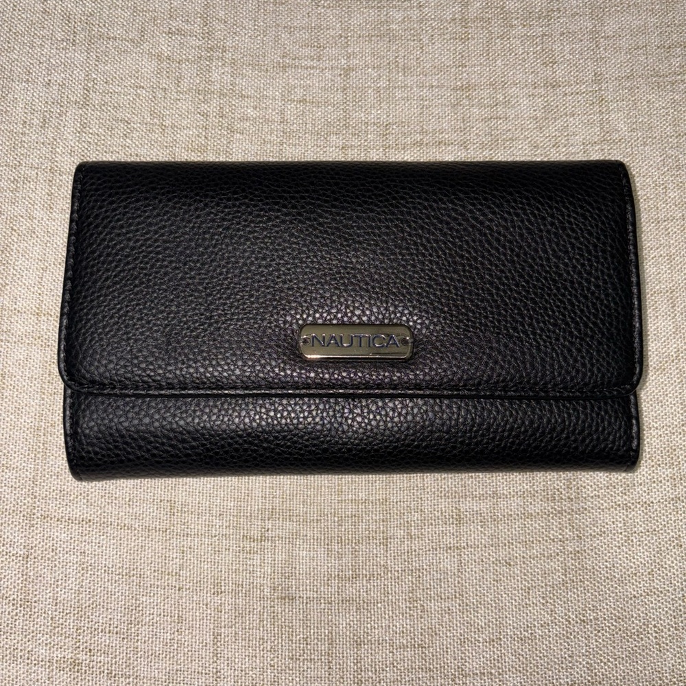 Nautica Black Pebbled Leather Fold Wallet with Metal Plaque
